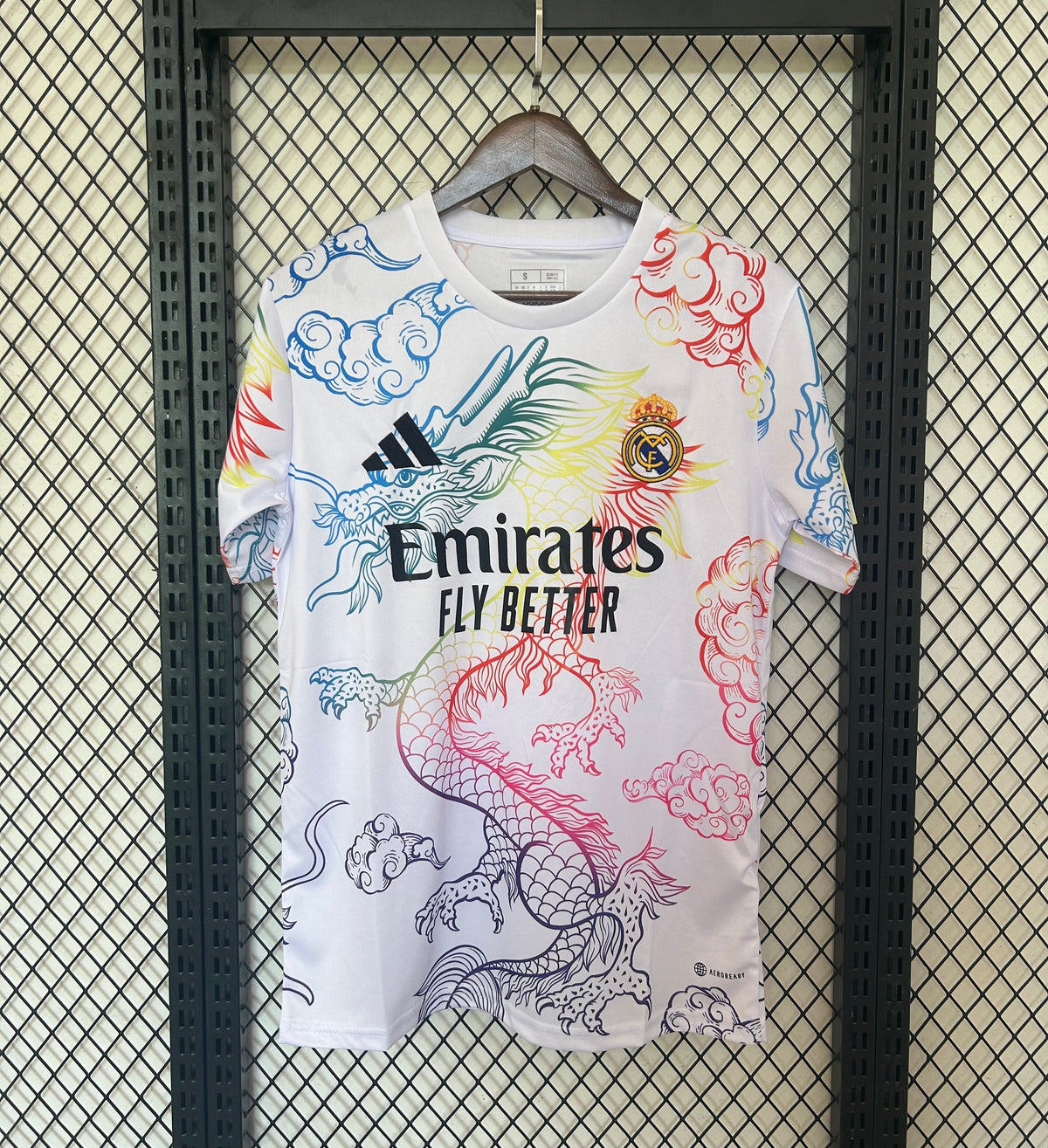 REAL MADRID MAILLOT CONCEPT 2024/2025
