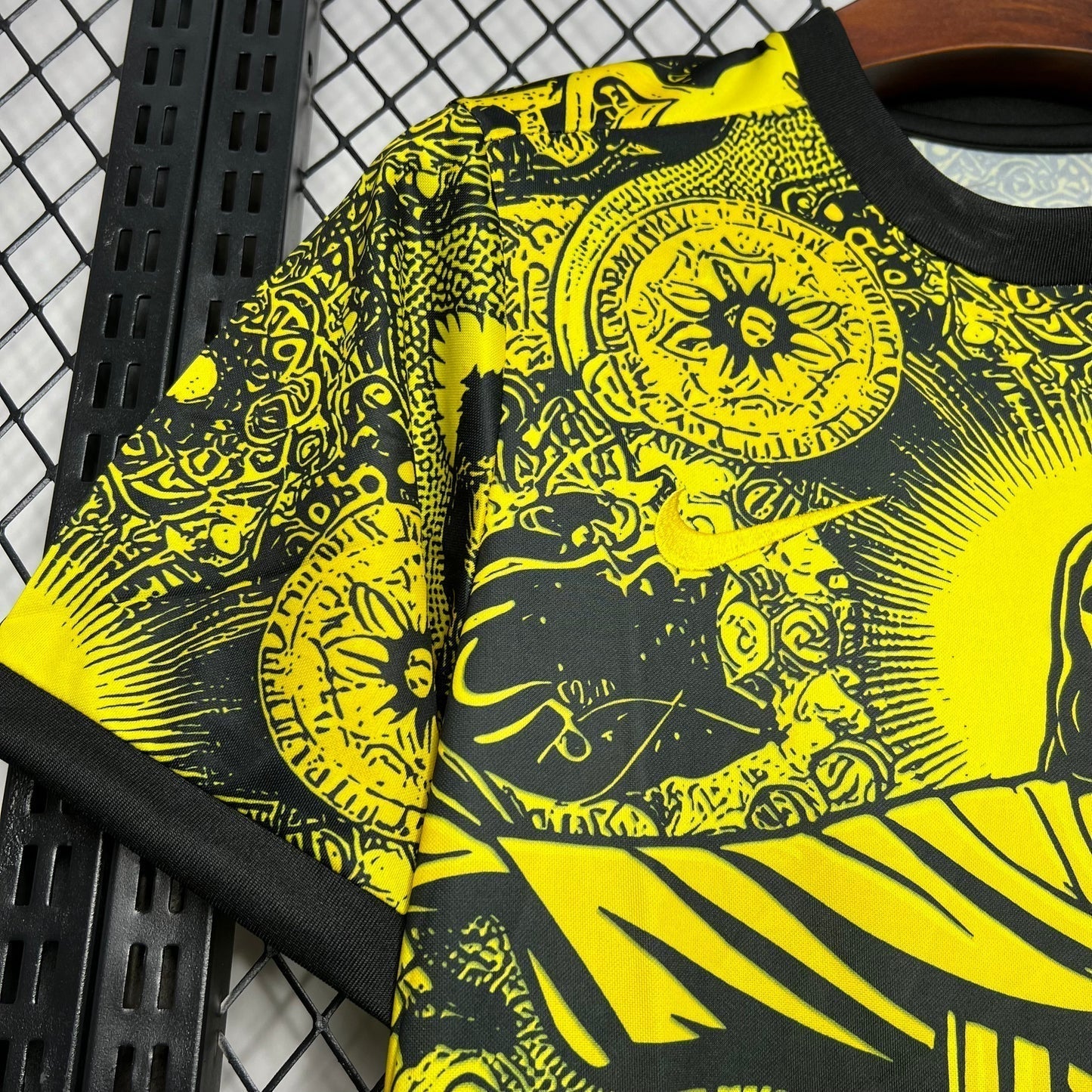 BRÉSIL MAILLOT CONCEPT 2024 JAUNE